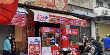 bánh hot dog tam giác